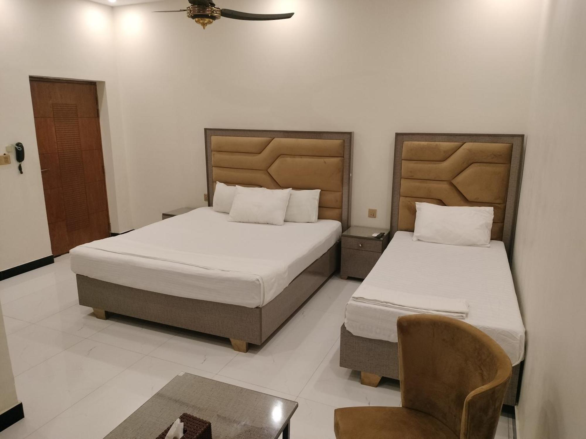 Dove Inn Hotel Lahore Exterior photo